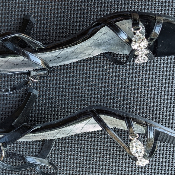 *🌹 Vintage Party Sandals in Black 3 Inch Heels Size 9 + Additional 2 Heel Tips - Picture 2 of 8